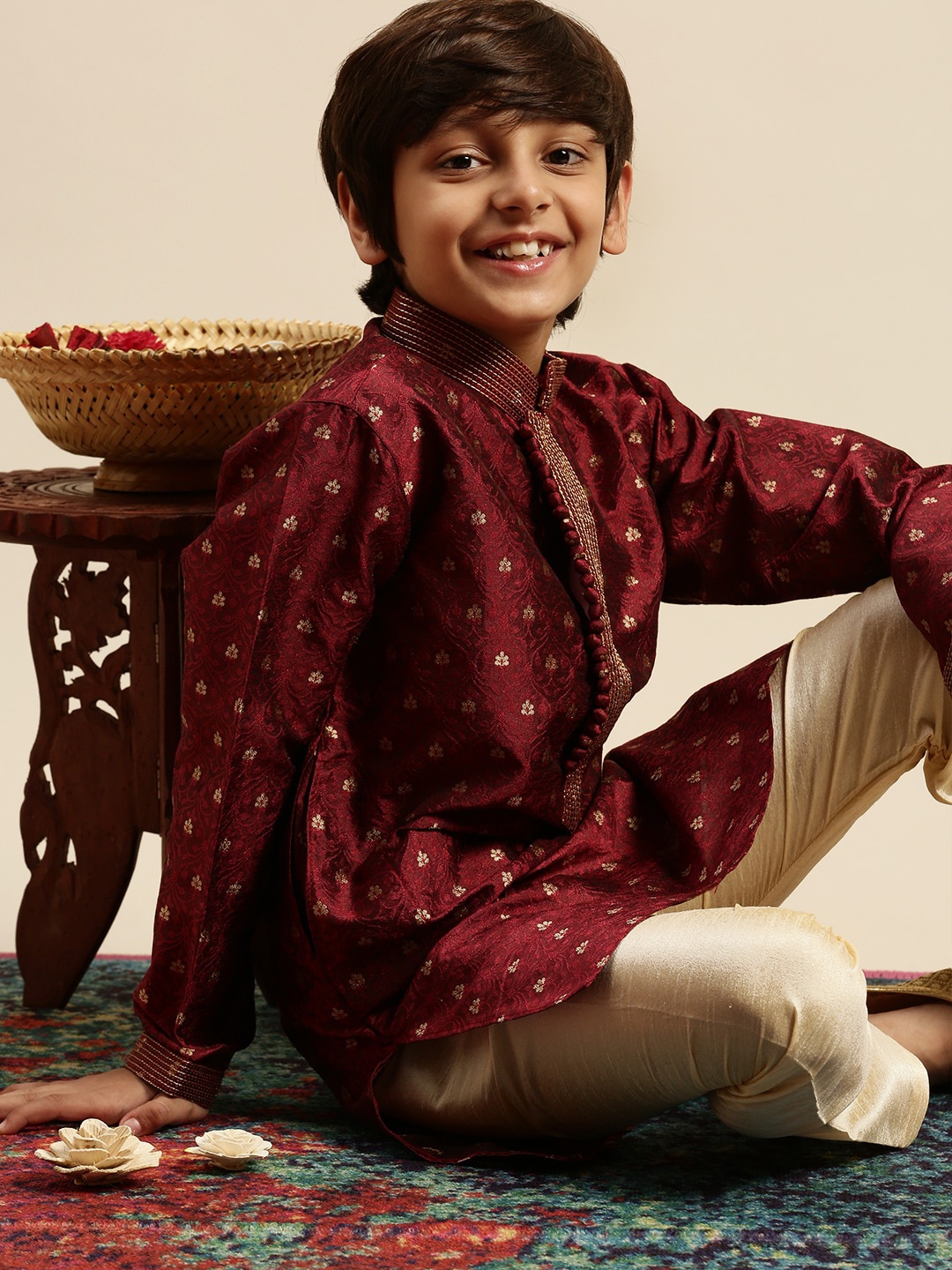

Sanwara Boys Maroon & Golden Ethnic Motifs Woven Design Straight Kurta