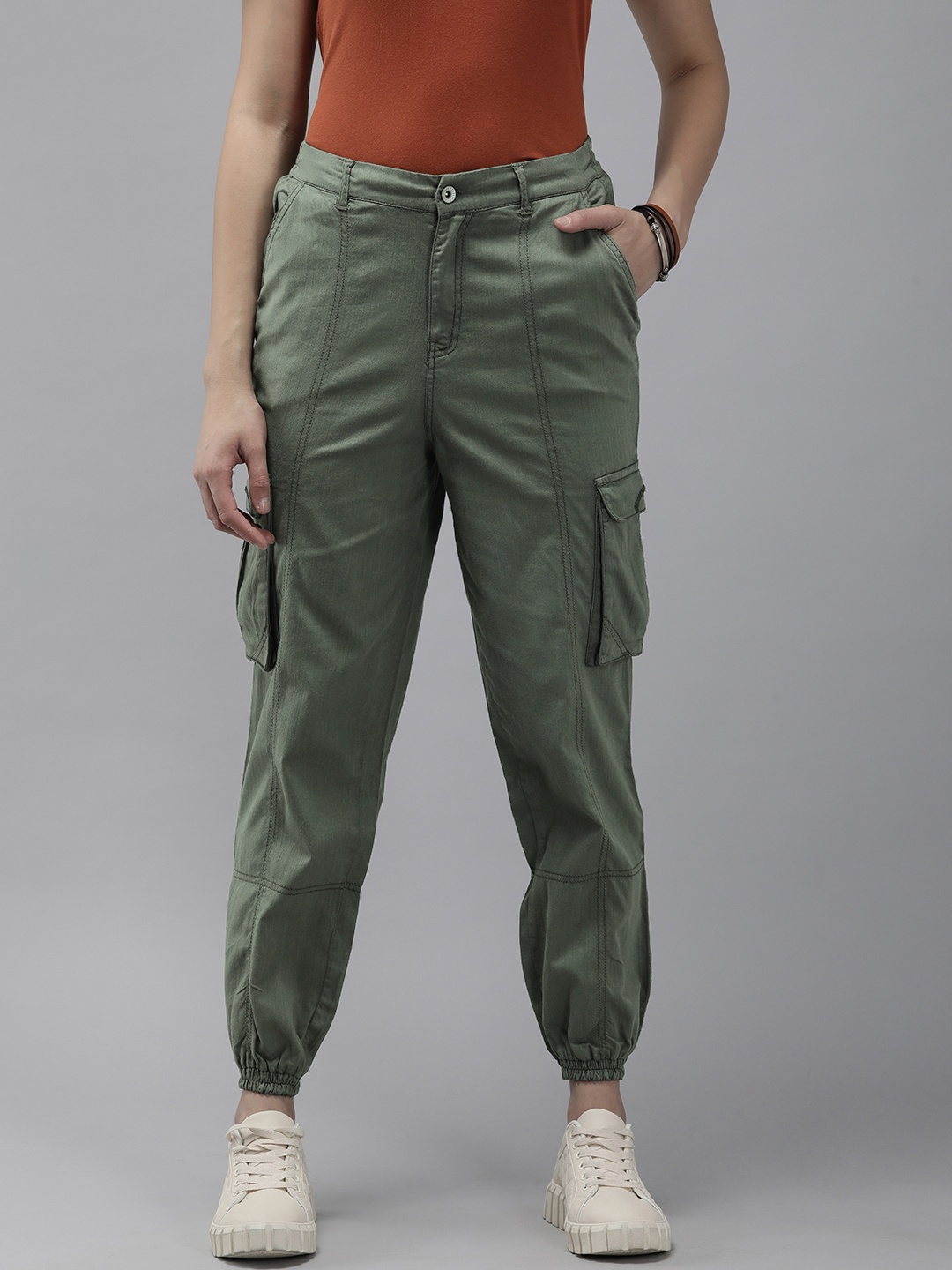 

The Roadster Lifestyle Co. Women Solid Joggers, Olive