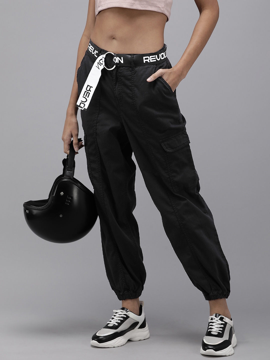 

The Roadster Life Co. Women Solid Cargo Style Joggers, Black