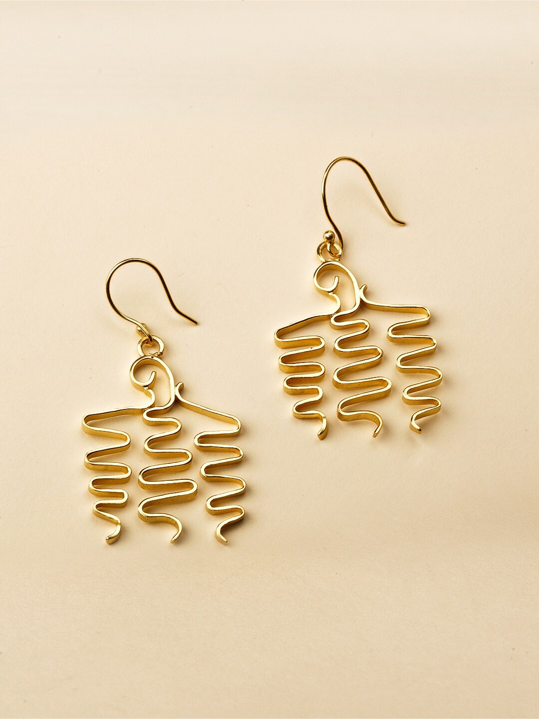 

STILSKII Gold-Plated Statement Wavy Drop Earrings