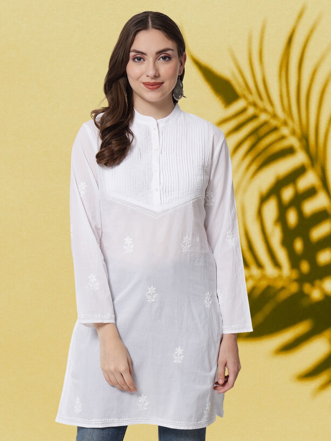 

PARAMOUNT CHIKAN White Ethnic Motifs Embroidered Pure Cotton Chikankari Kurti