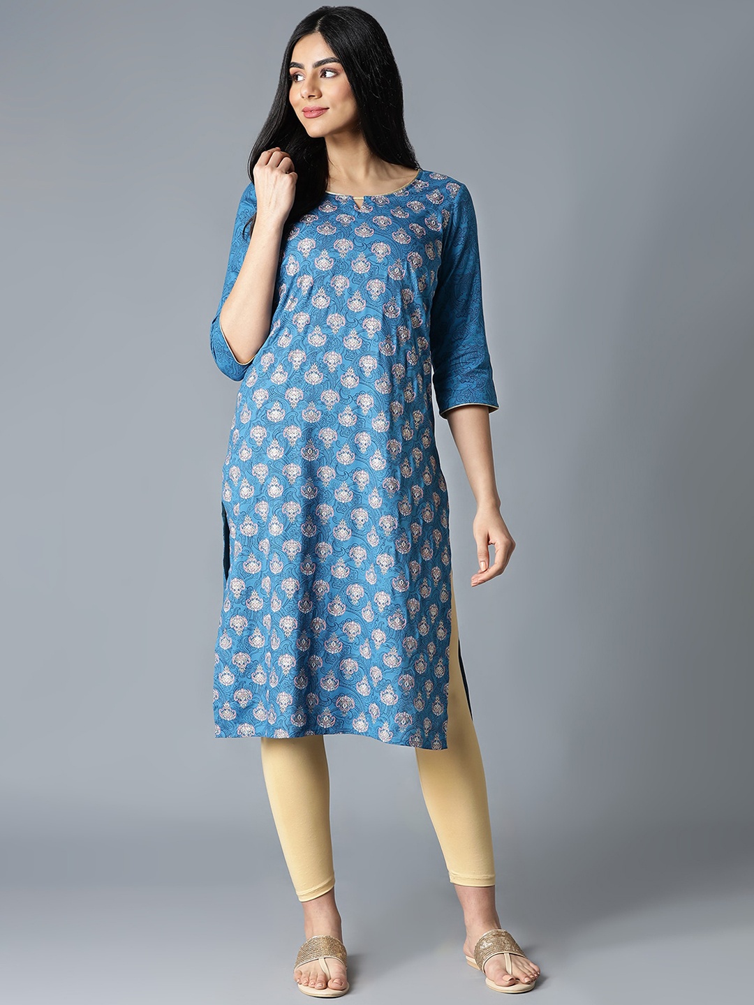 

AURELIA Women Blue Ethnic Motifs Printed Thread Work Kurta