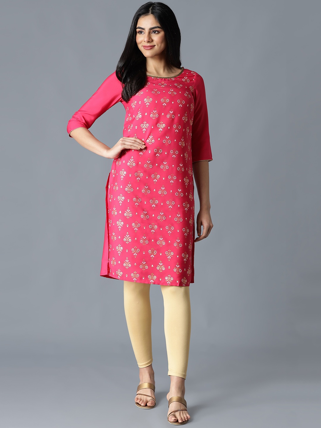 

Aurelia Women Pink Floral Print Crepe Straight Kurta