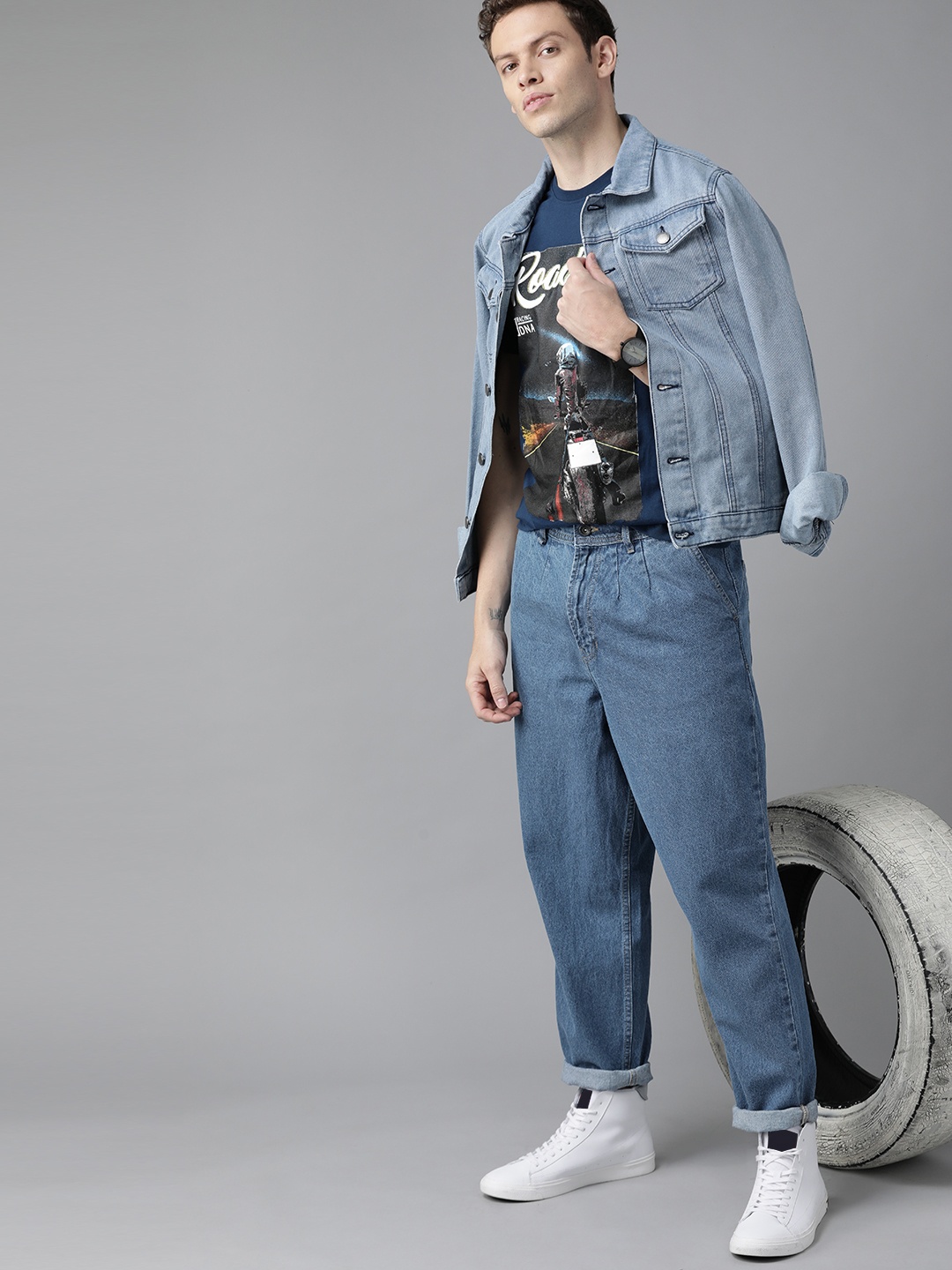 

Roadster Men Blue Solid Pure Cotton Cropped Loose Jeans