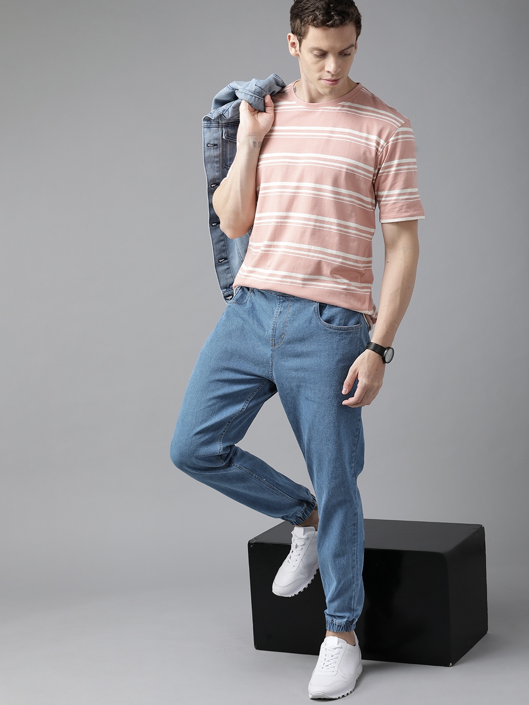 

Roadster Men Blue Solid Stretchable Joggers