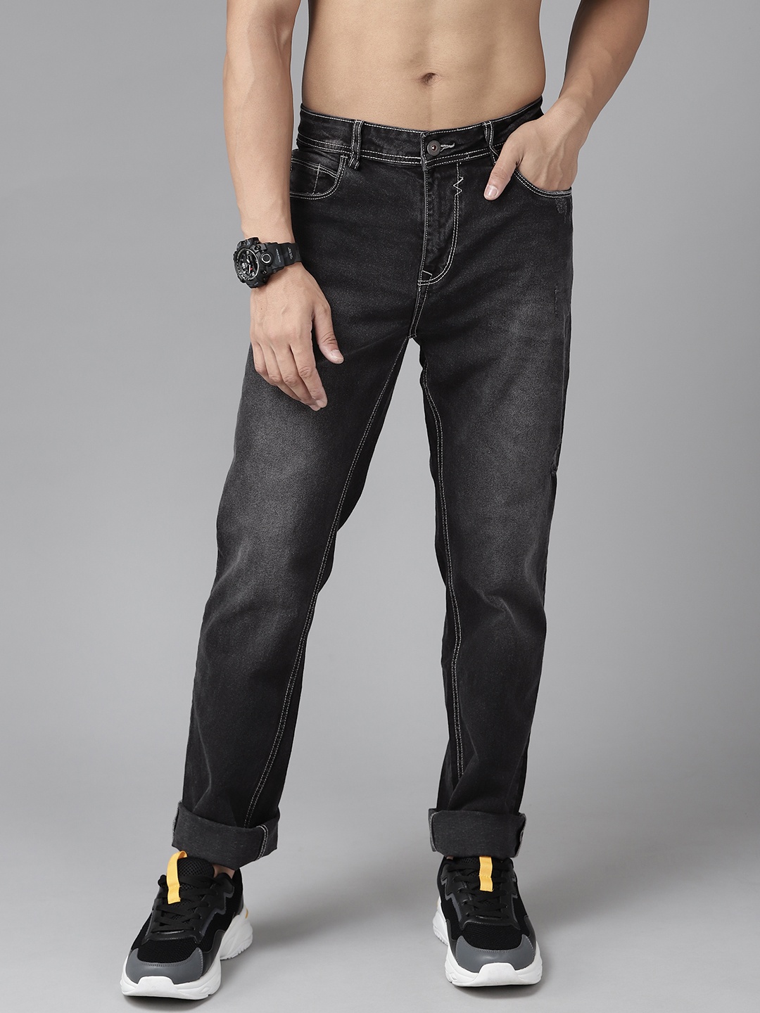 

Roadster Men Black Tapered Fit Light Fade Stretchable Jeans