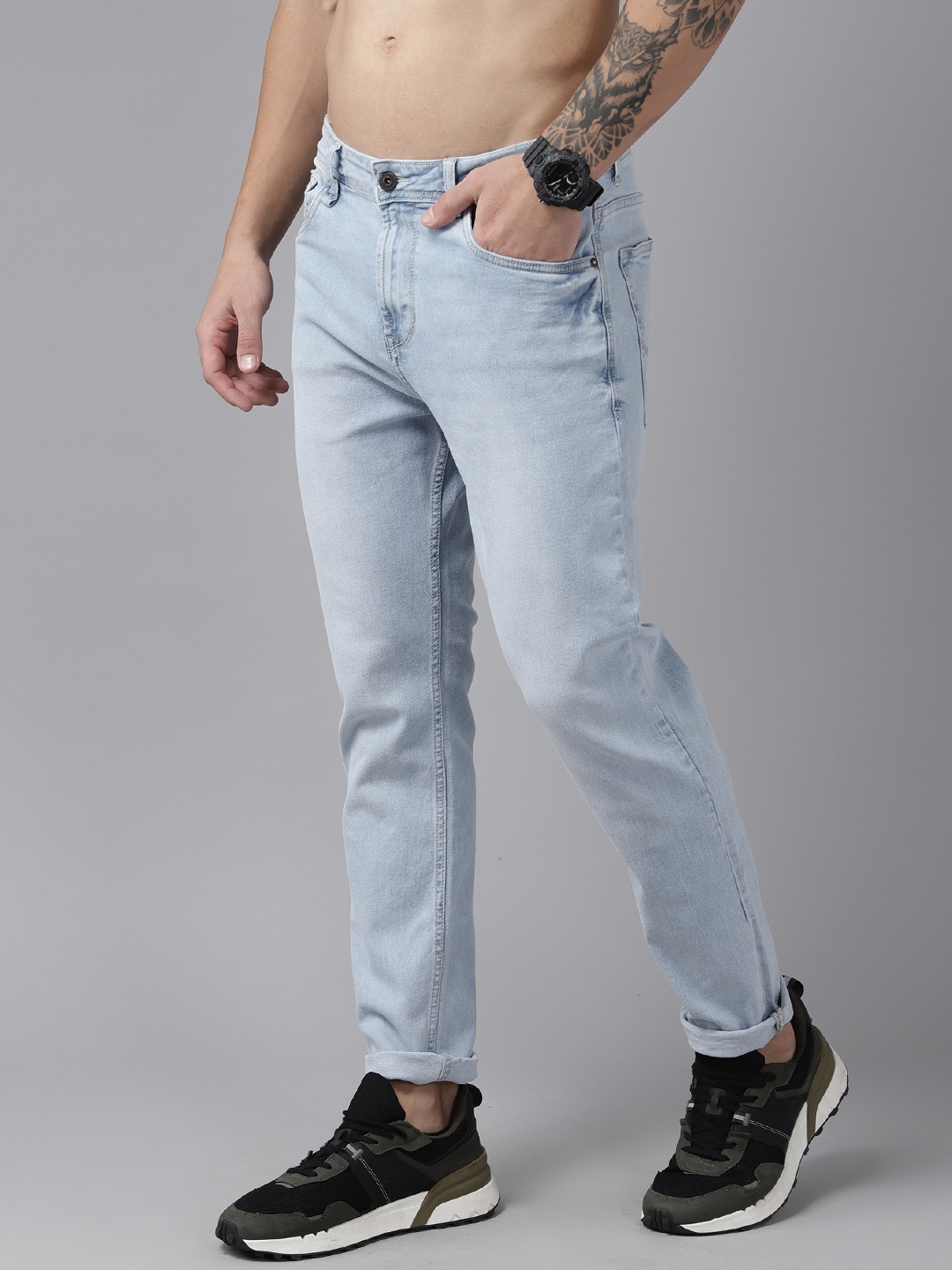 

Roadster Men Relaxed Tapered Fit Light Fade Stretchable Jeans, Blue