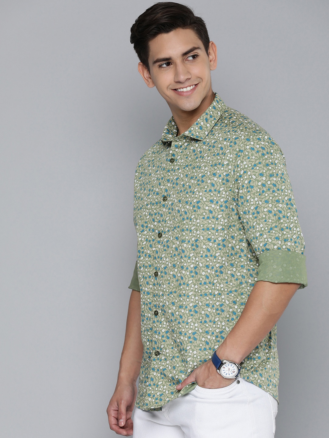 

Mast & Harbour Men Pure Cotton Floral Printed Casual Shirt, Green