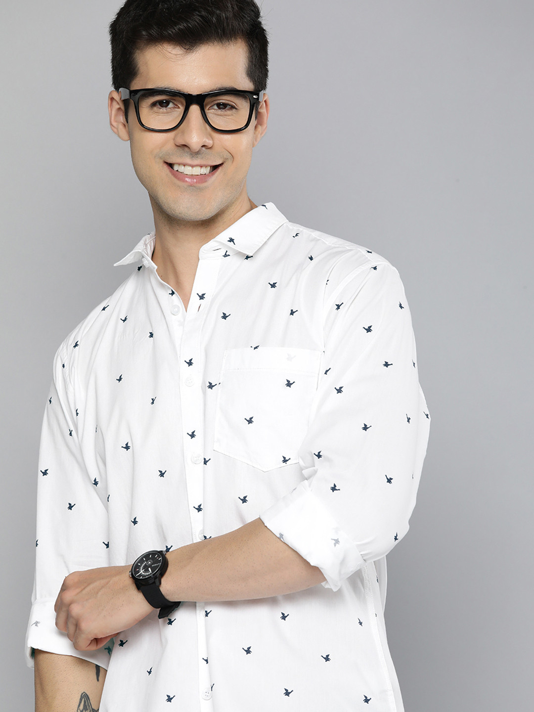 

Mast & Harbour Men White & Navy Blue Slim Fit Printed Pure Cotton Casual Shirt