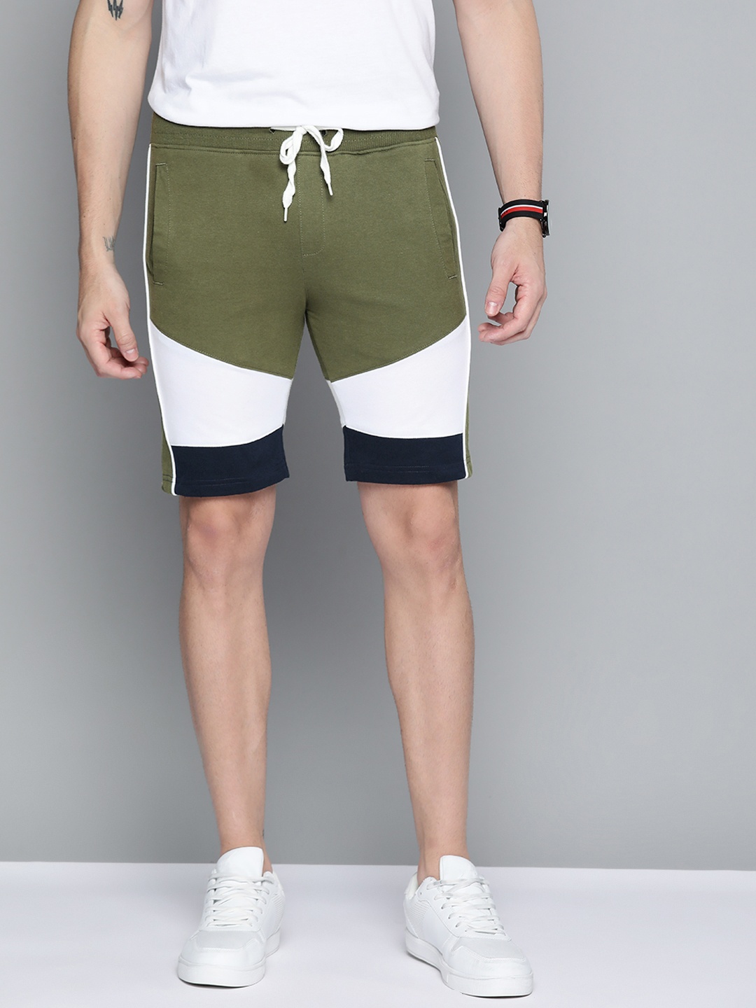 

Mast & Harbour Men Olive Green Colourblocked Shorts