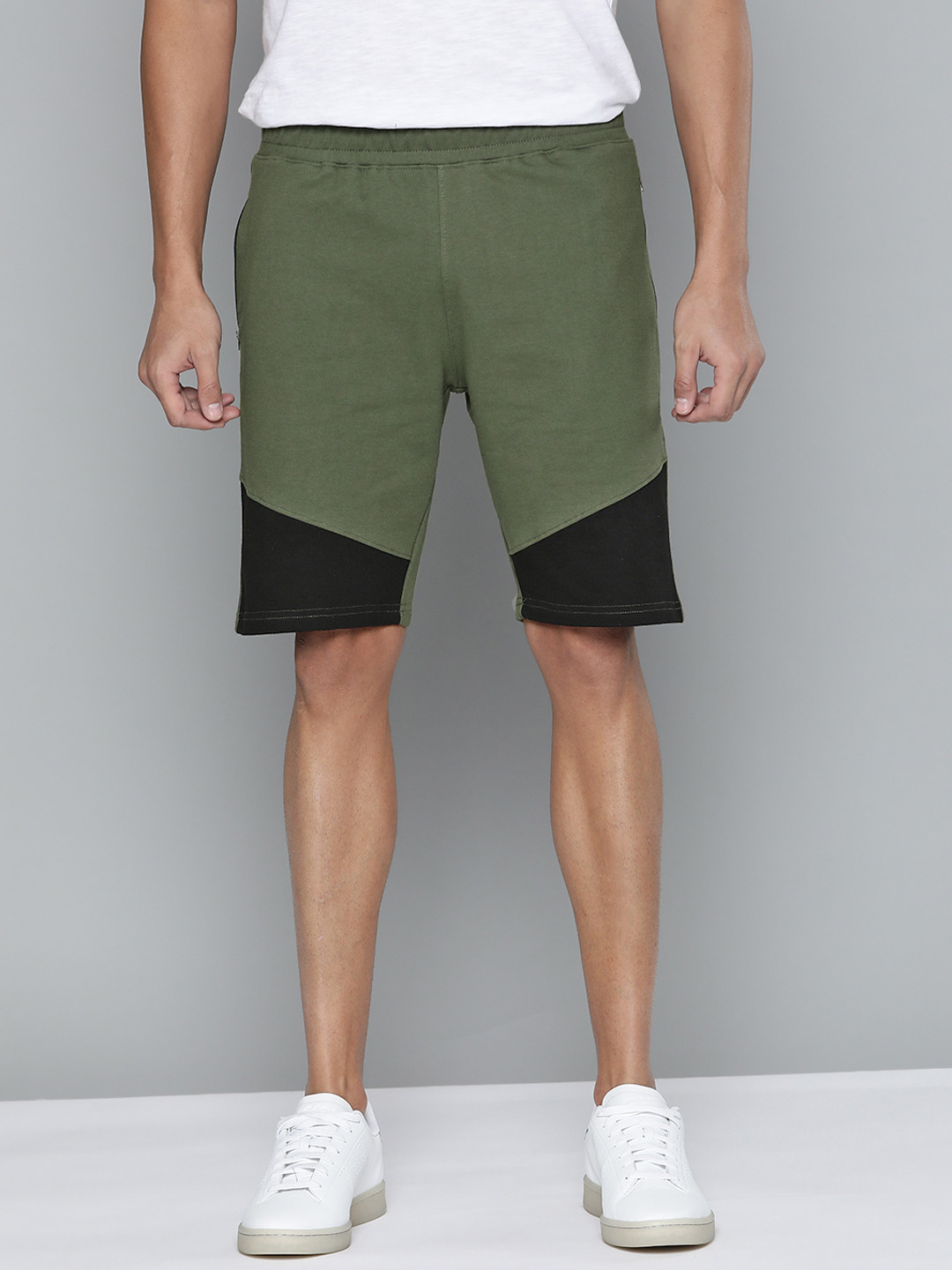 

Mast & Harbour Men Olive Green Colourblocked Shorts