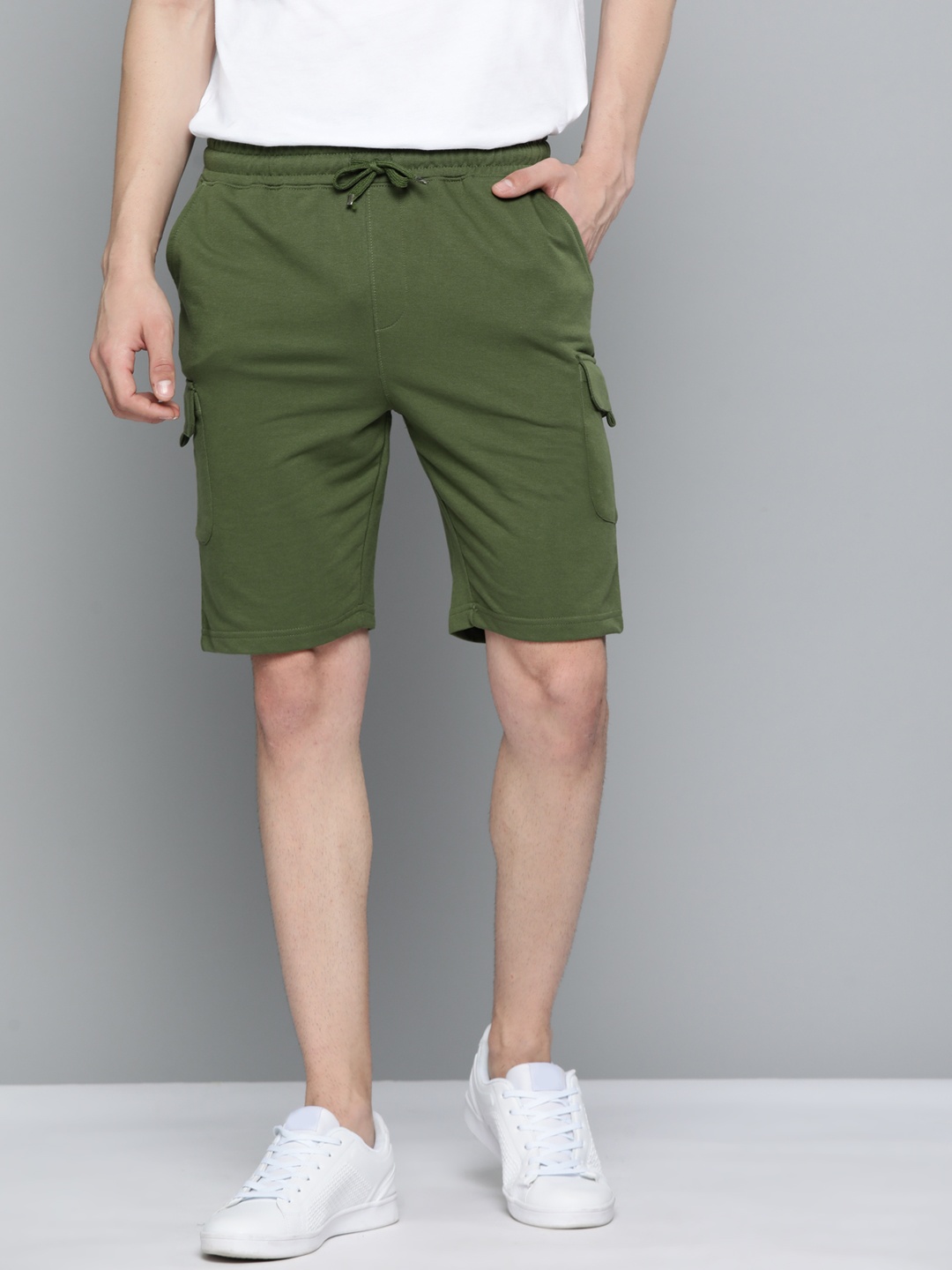 

Mast & Harbour Men Solid Shorts, Olive