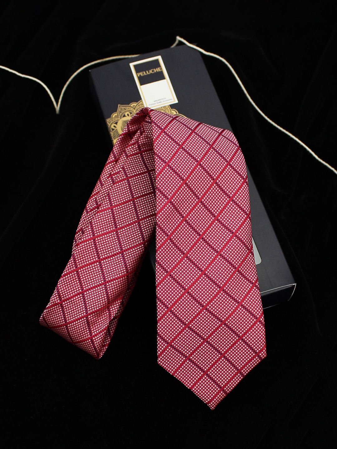 

PELUCHE Men Pink & White Checked Broad Tie