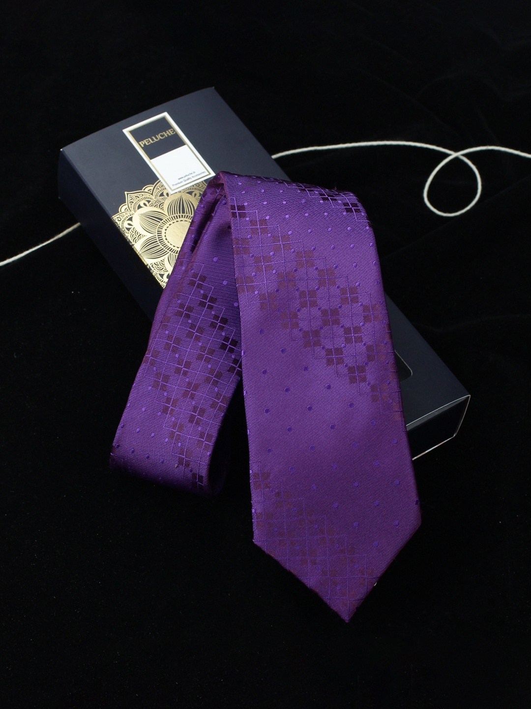 

PELUCHE Men Purple Checked Broad Tie