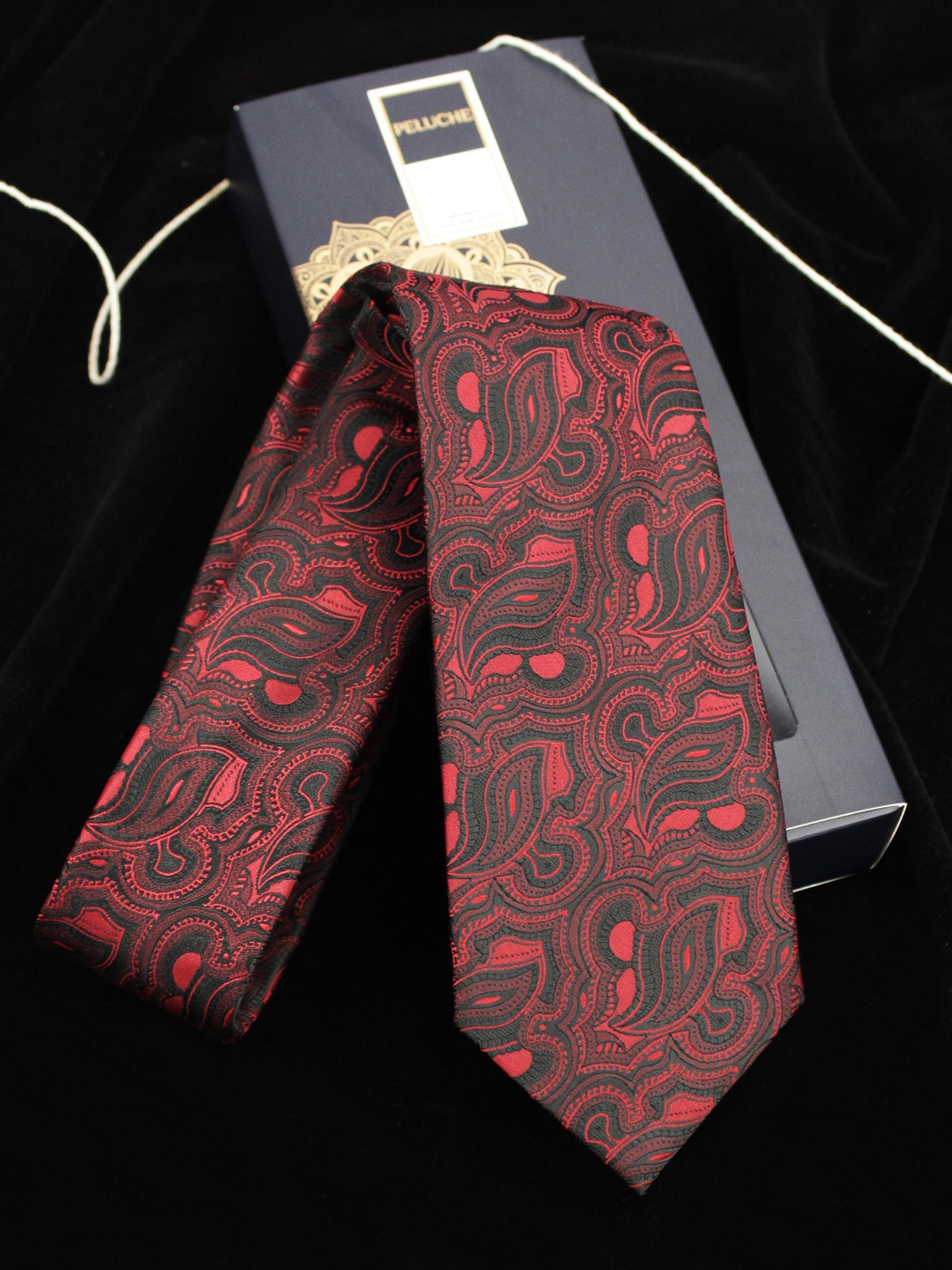 

PELUCHE Men Red & Black Printed Broad Tie