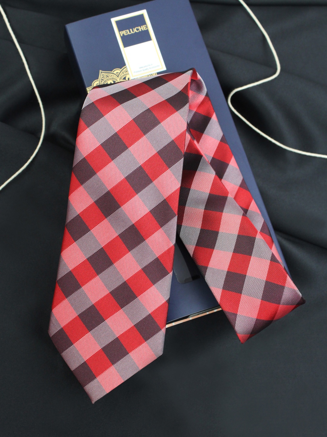 

PELUCHE Men Red & Black Checked Broad Tie