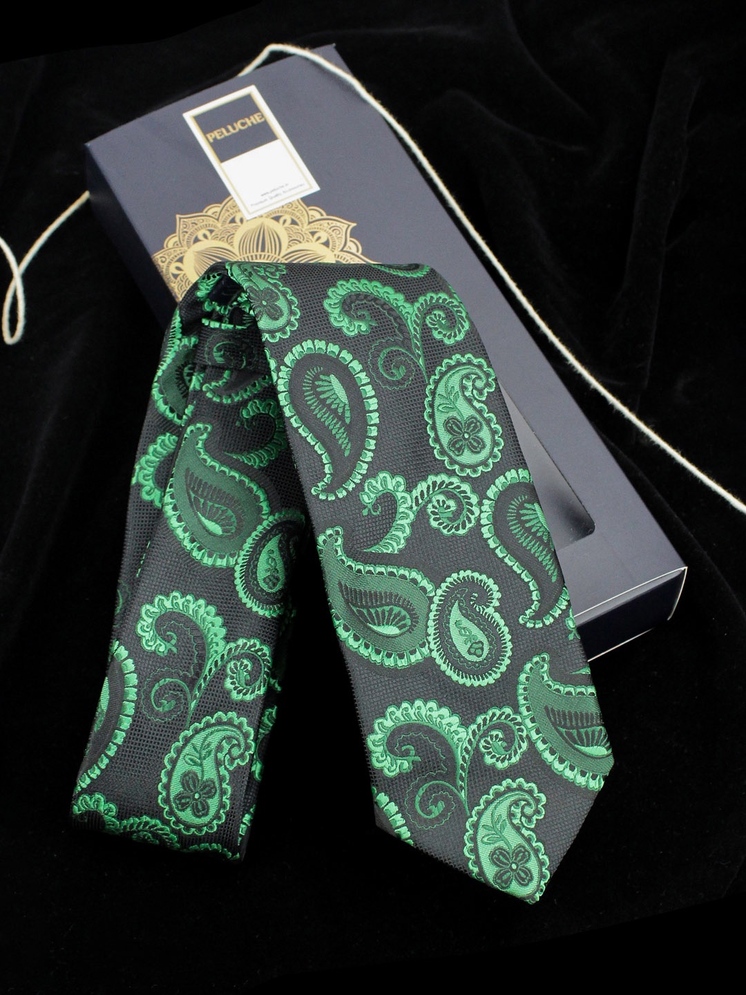 

PELUCHE Men Black & Green Printed Broad Tie