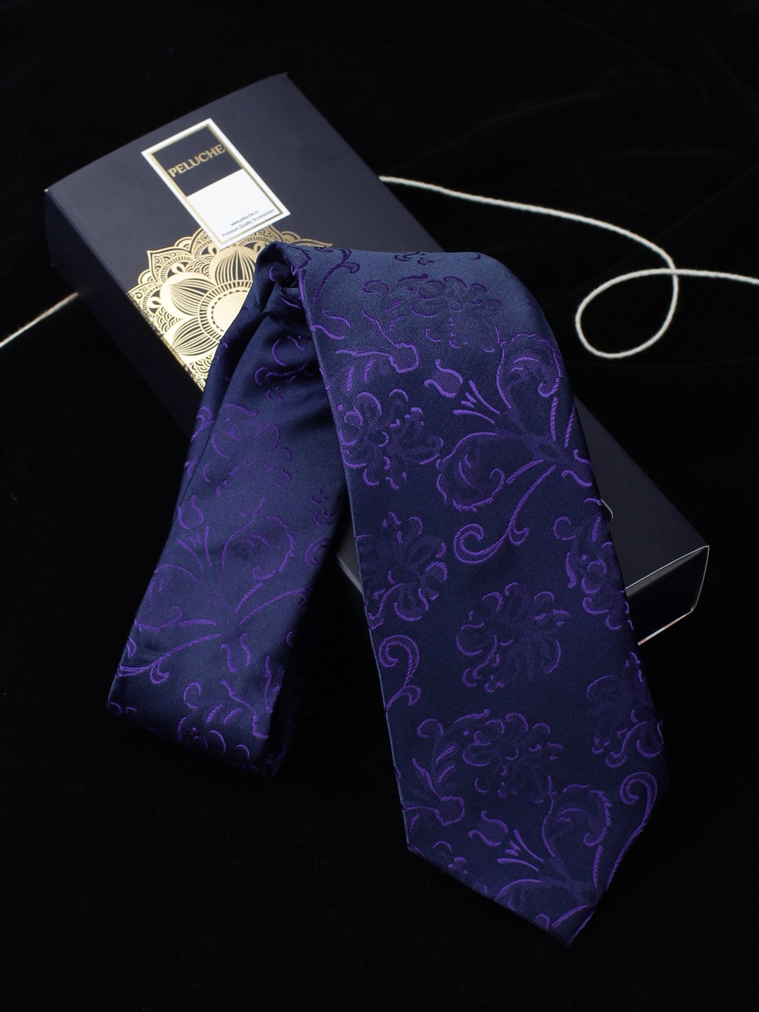 

PELUCHE Men Purple & Navy Blue Printed Broad Tie