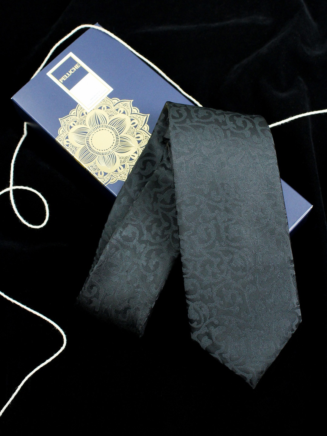 

PELUCHE Men Black Woven Design Broad Tie