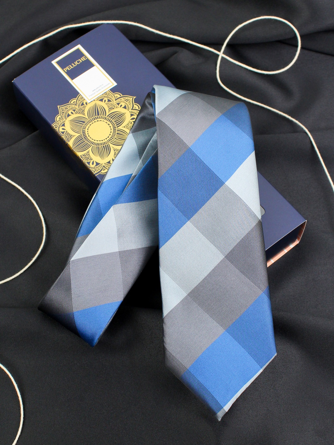 

PELUCHE Men Blue & Black Checked Broad Tie