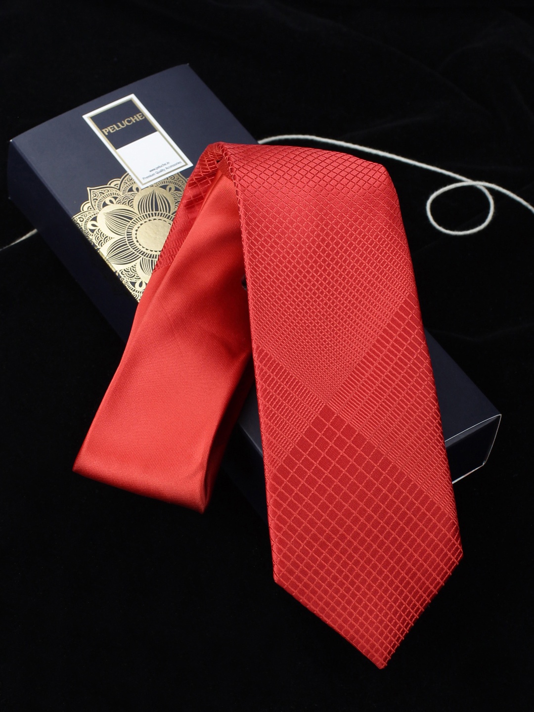 

PELUCHE Men Red Woven Design Broad Tie