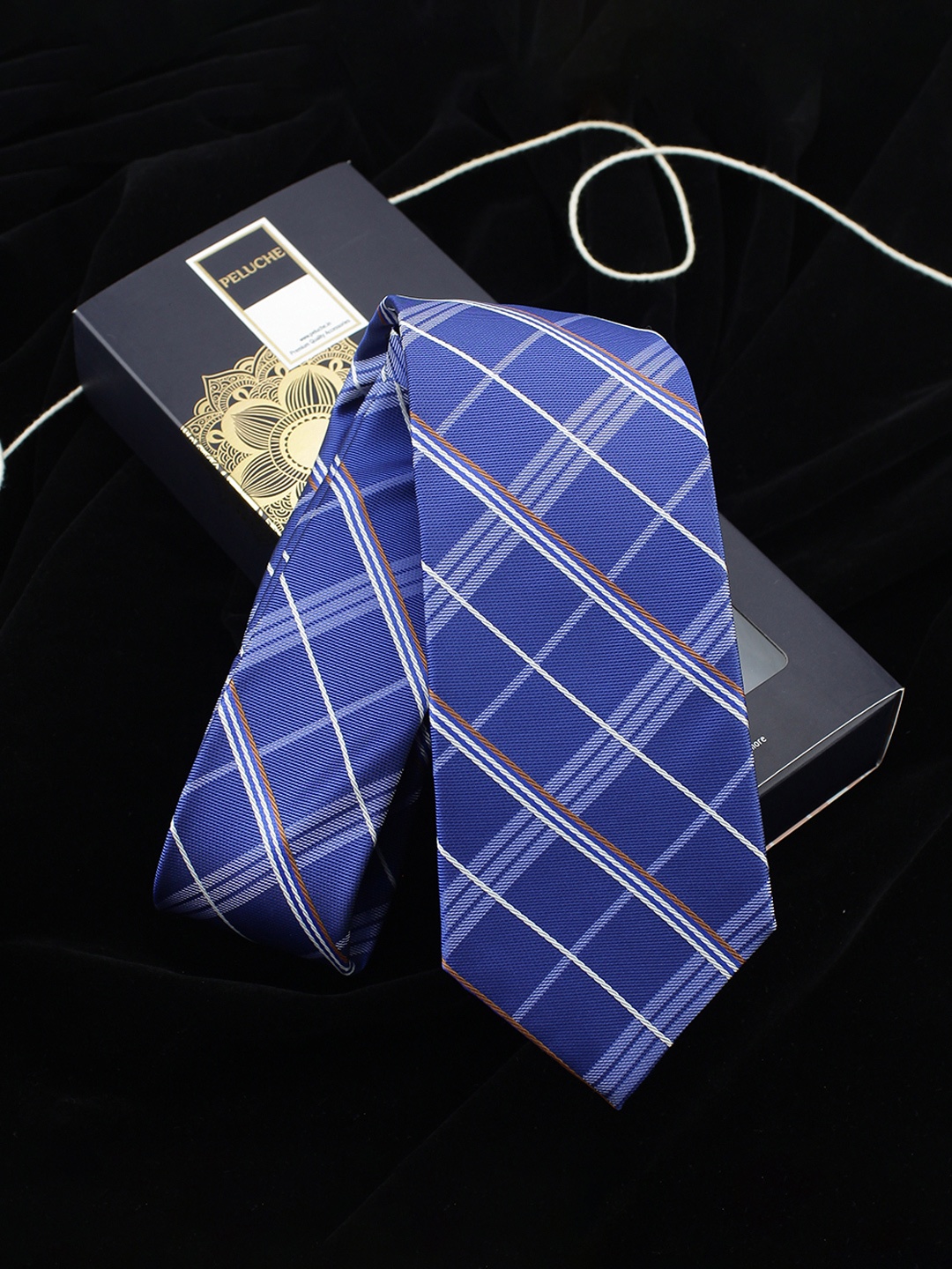 

PELUCHE Men Blue & White Checked Broad Tie