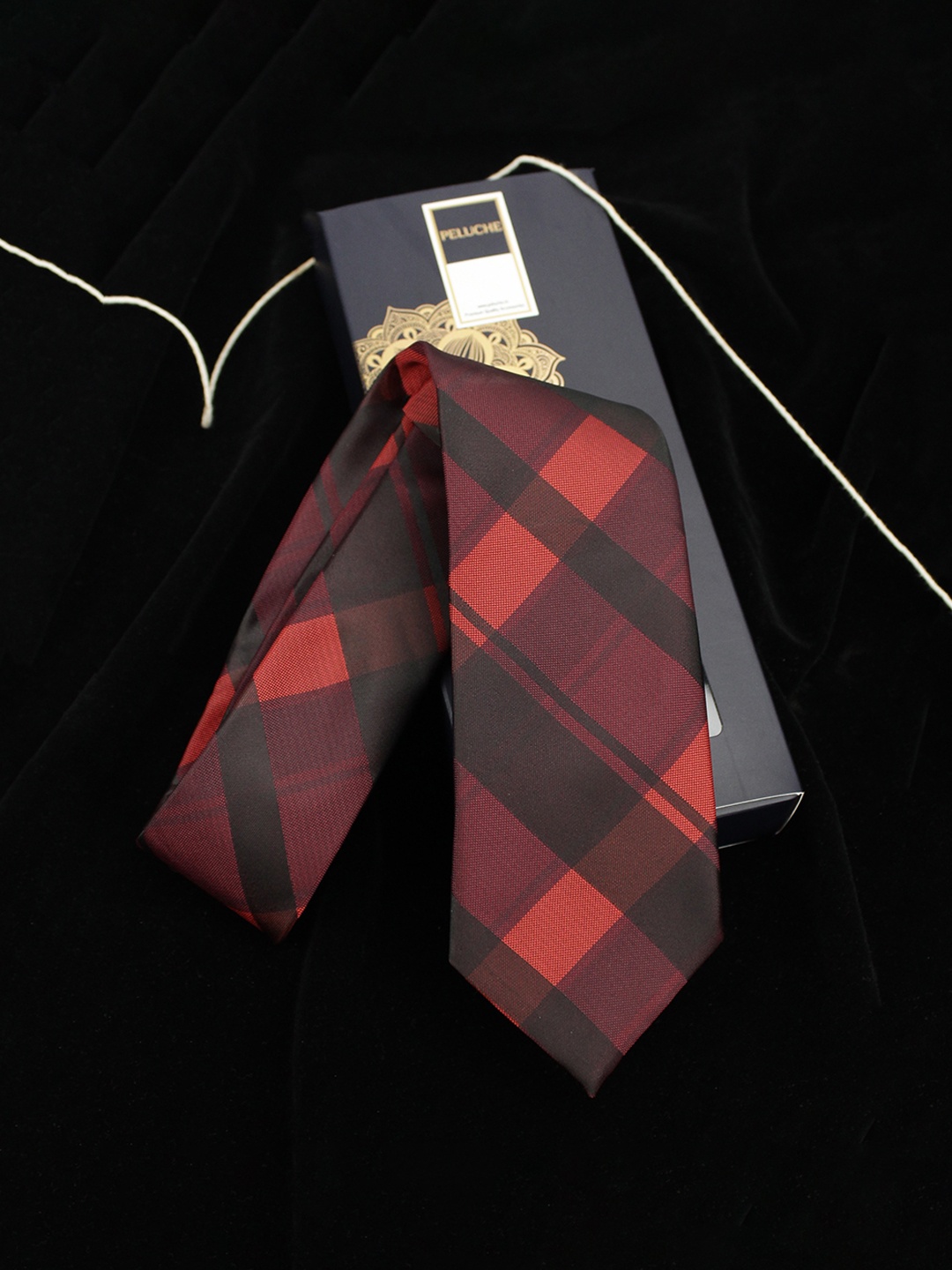 

PELUCHE Men Maroon Checked Broad Tie