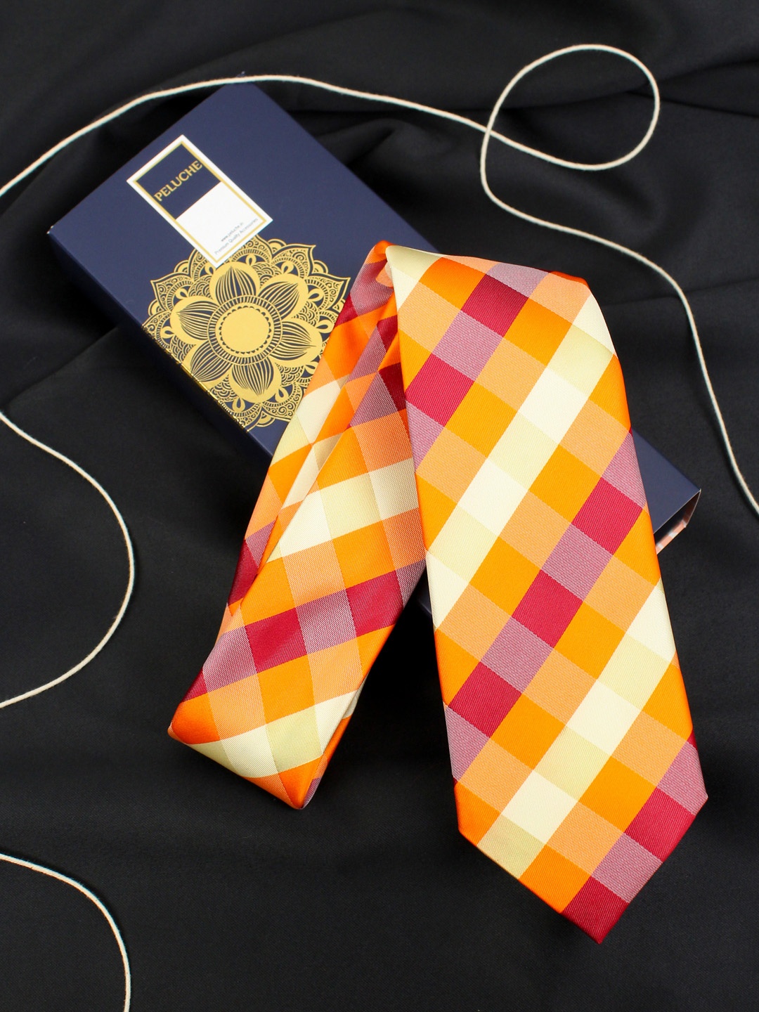 

PELUCHE Men Orange Checked Broad Tie