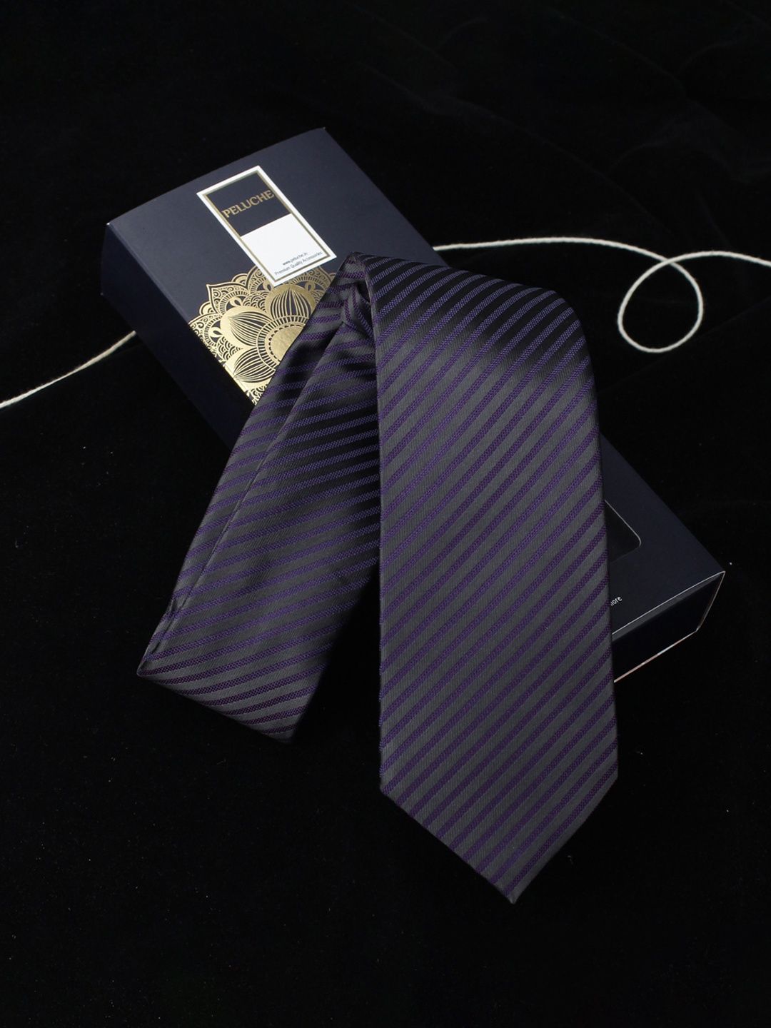 

PELUCHE Men Grey & Maroon Striped Broad Tie