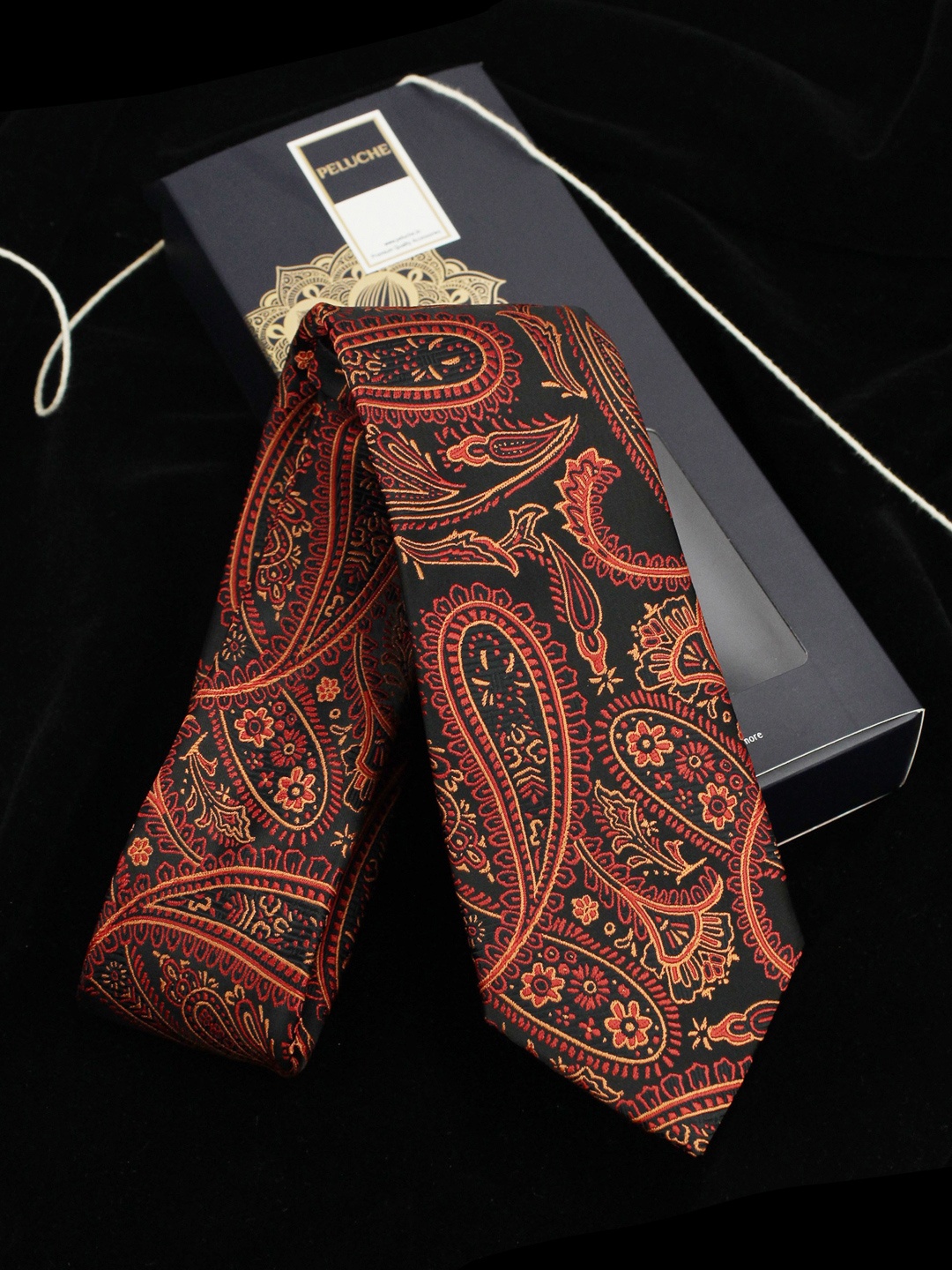 

PELUCHE Men Black & Red Woven Design Broad Tie