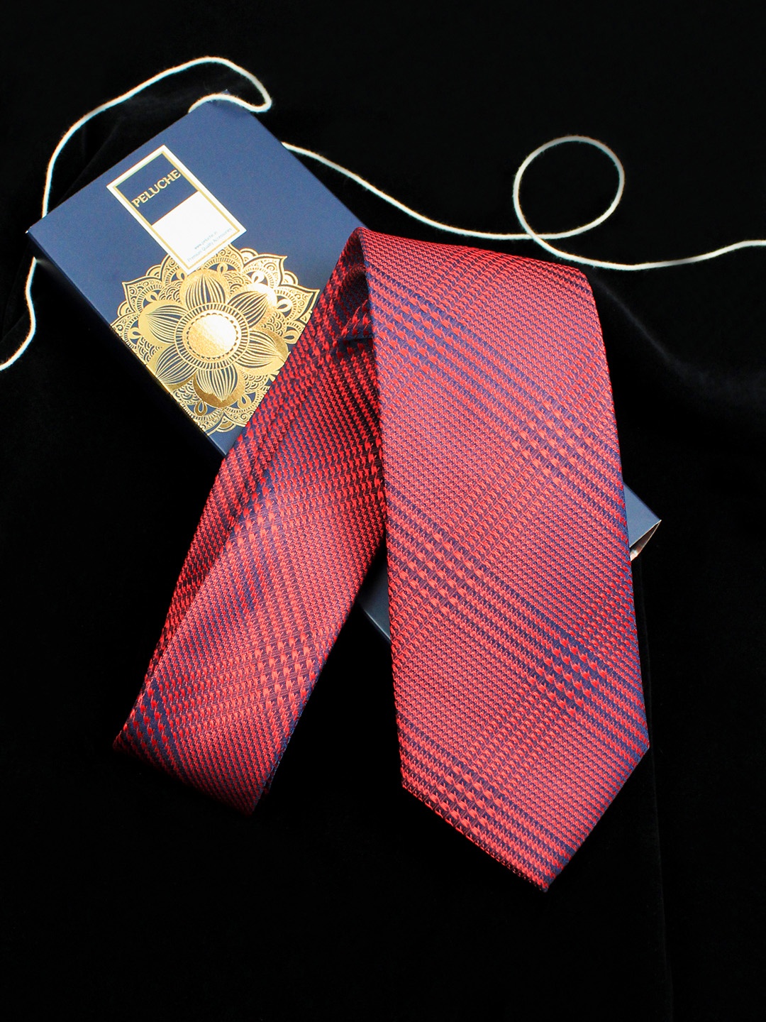 

PELUCHE Men Red & Black Checked Broad Tie