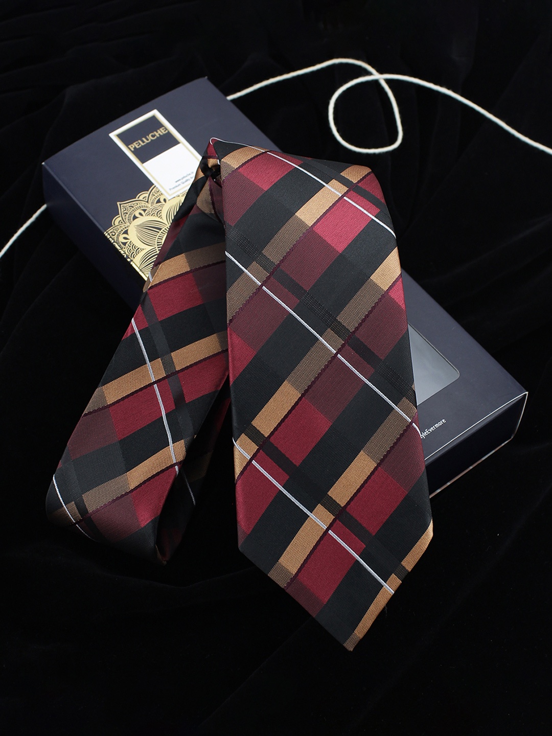 

PELUCHE Men Black & Black Checked Skinny Tie