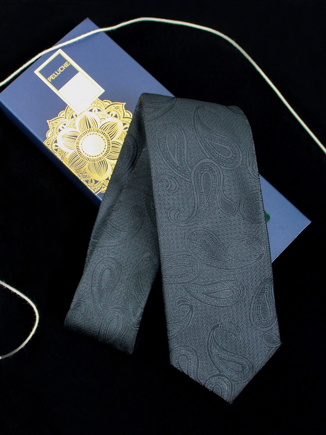 

PELUCHE Men Black Woven Design Broad Tie