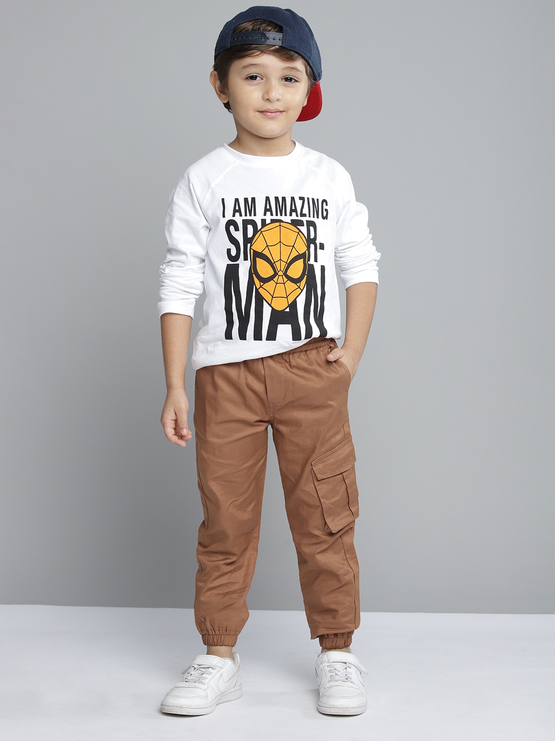 

YK Boys Brown Solid Cargo Joggers
