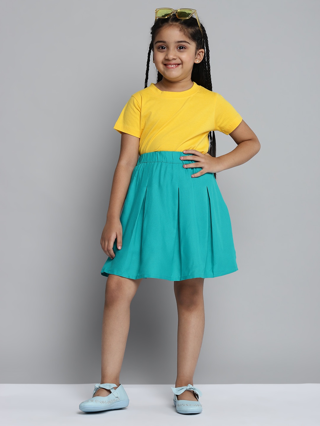 

YK Girls Yellow & Teal Green T-shirt with Skirt
