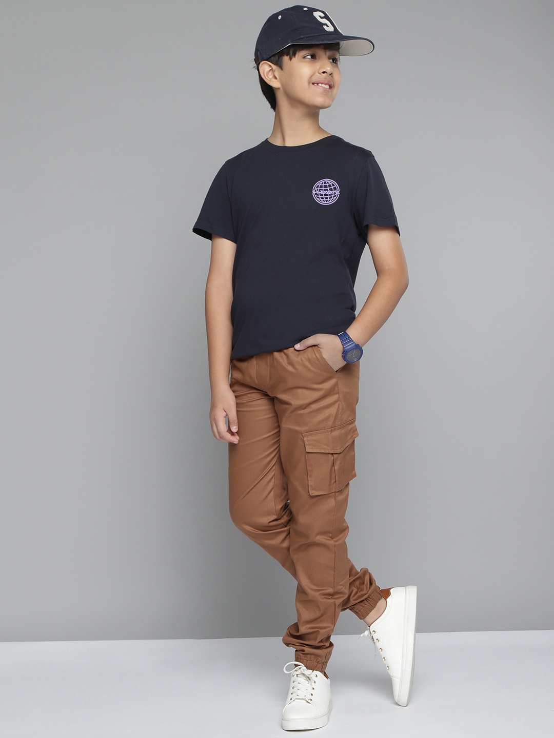 

YK Boys Brown Solid Cargo Joggers