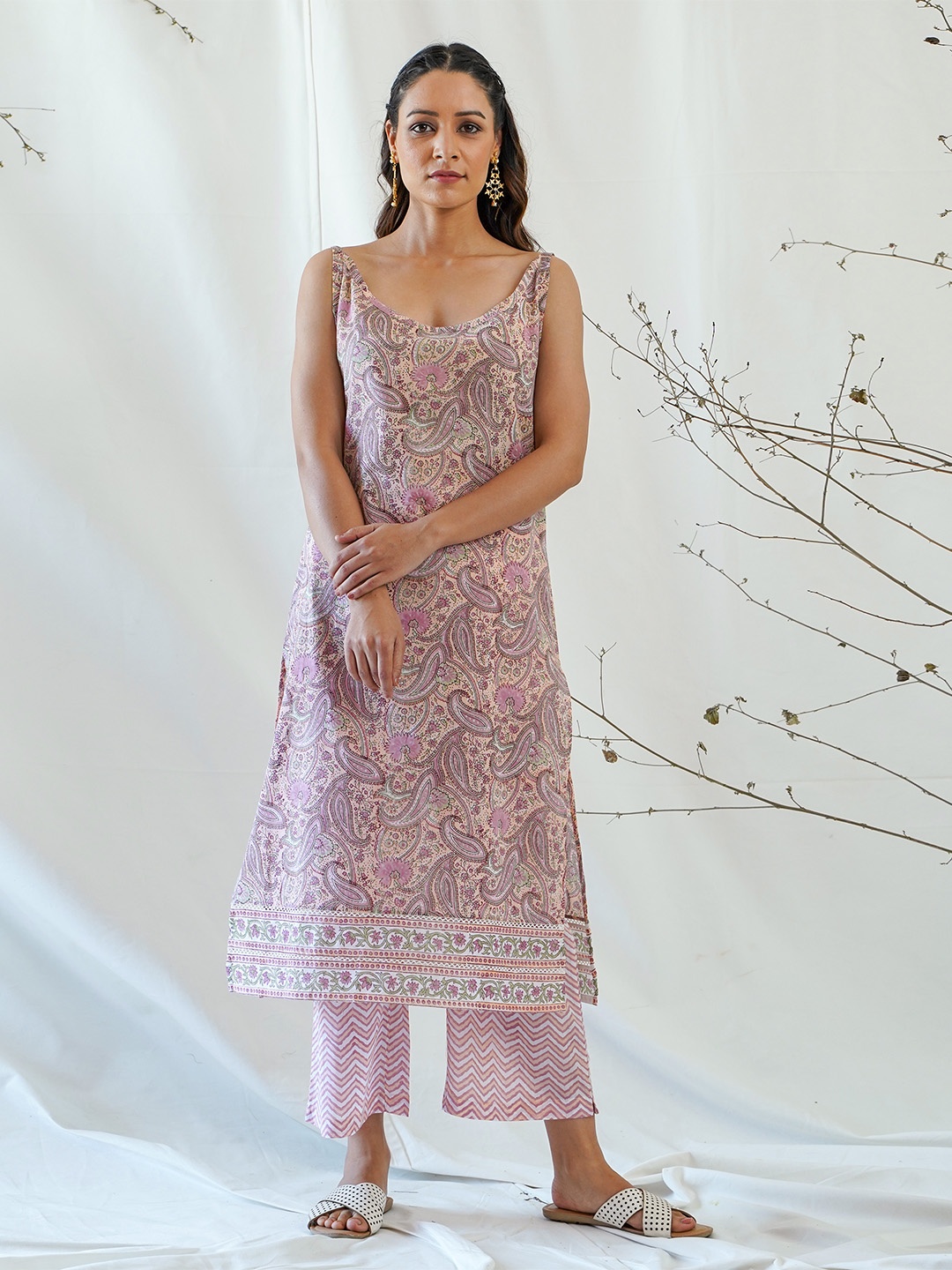 

AKISO Women Peach-Coloured Ethnic Motifs Printed Pure Cotton Kurta with Trousers