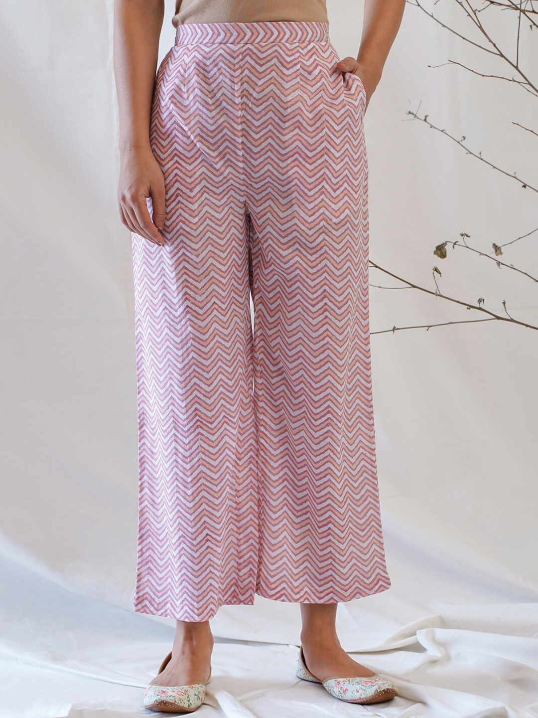 

AKISO Women Printed Cropped Ethnic Palazzos, Peach