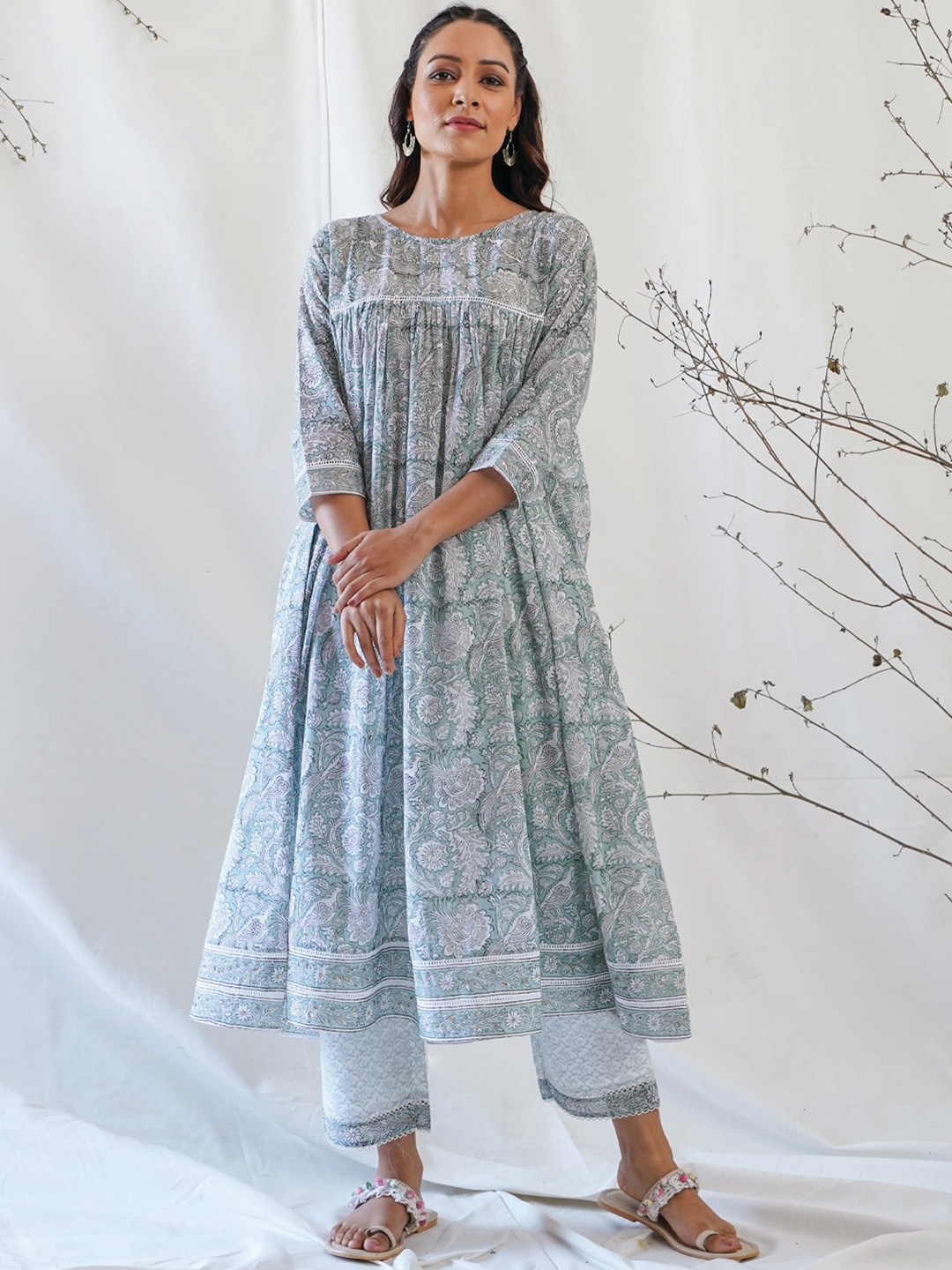 

AKISO Women Green Floral Block Printed Pure Cotton Anarkali Kurta