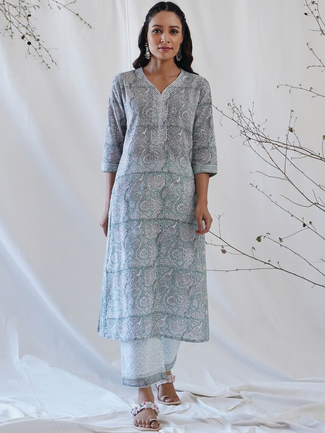 

AKISO Women Green Floral Printed Block Print Pure Cotton Kurta