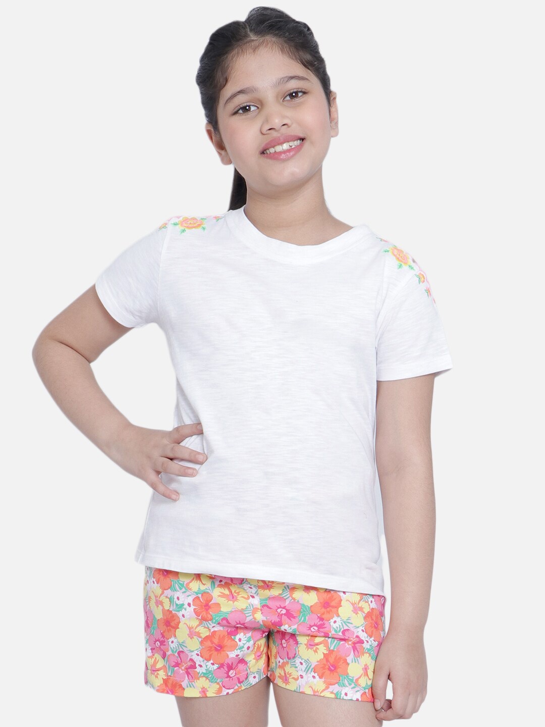 

Natilene Girls White Self Design Top with Shorts Clothing Set