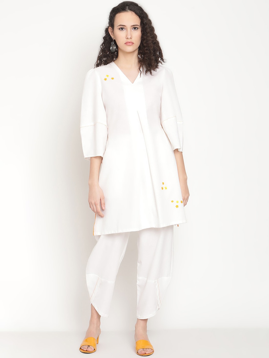 

Abhishti Women Pure Cotton Flared Kurti with Salwar, White