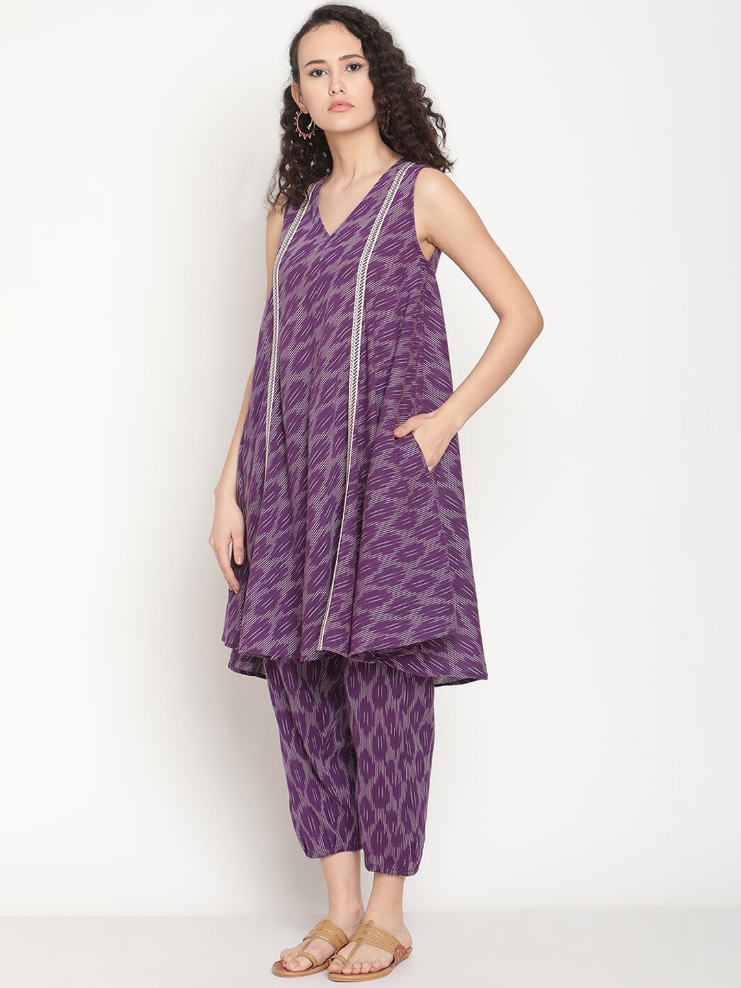 

Abhishti Women Violet Printed Pure Cotton Kurta with Trousers