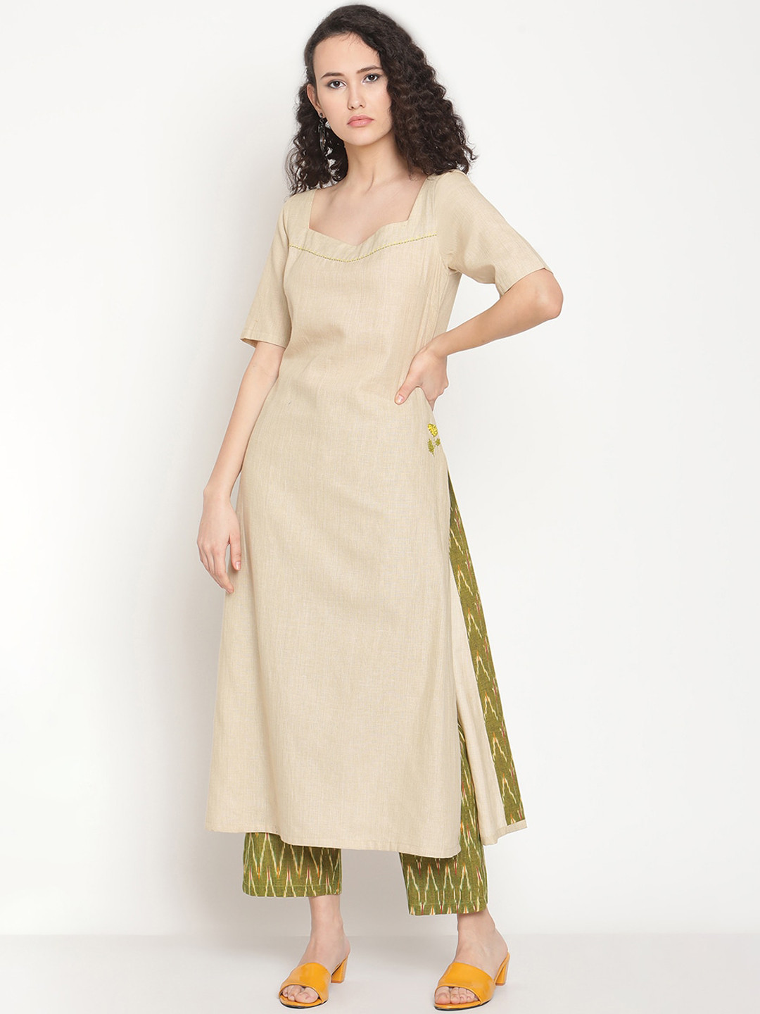 

Abhishti Women Cream-Coloured Pure Cotton Kurta with Trousers