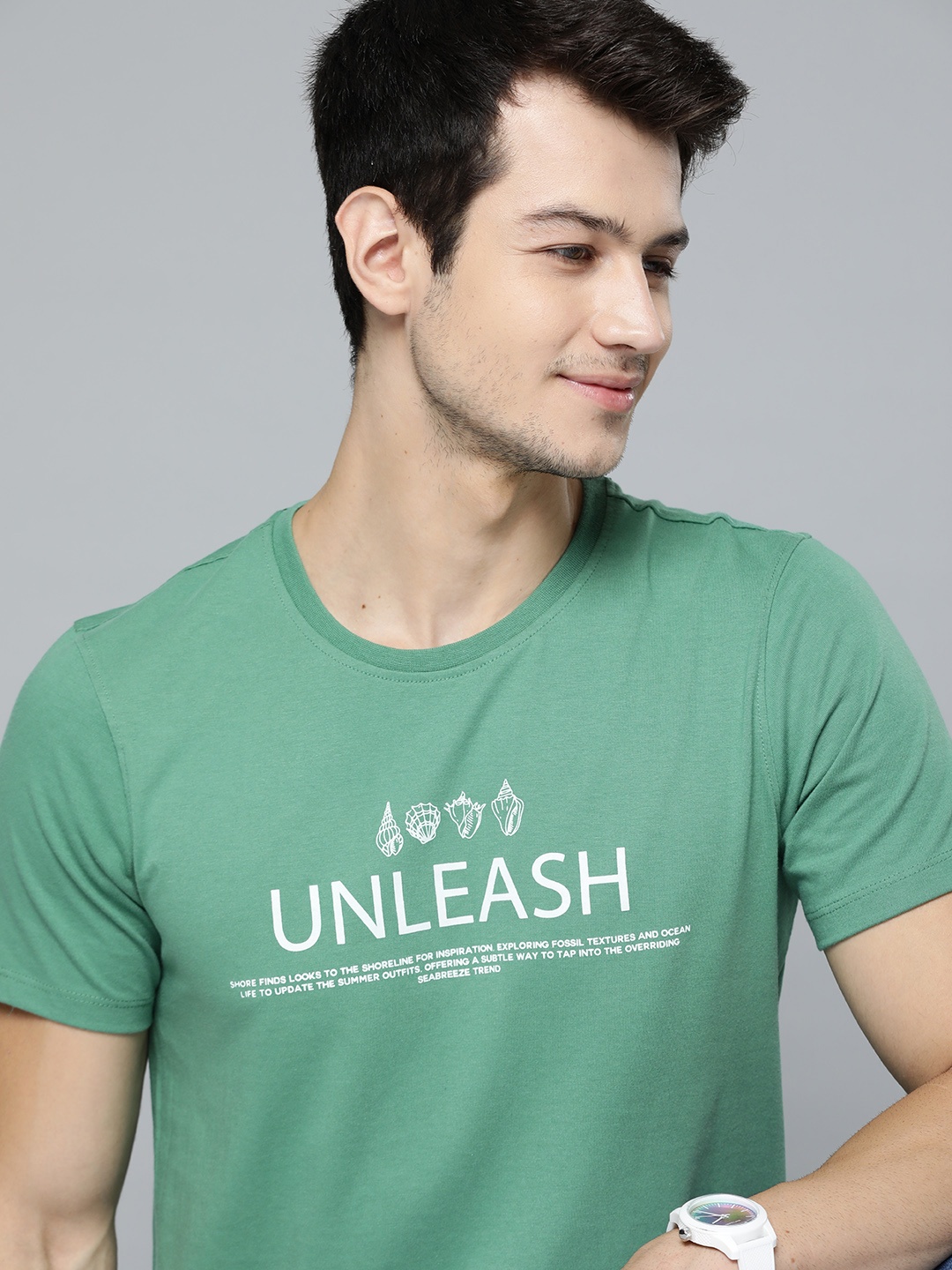 

Mast & Harbour Men Green & White Printed T-shirt