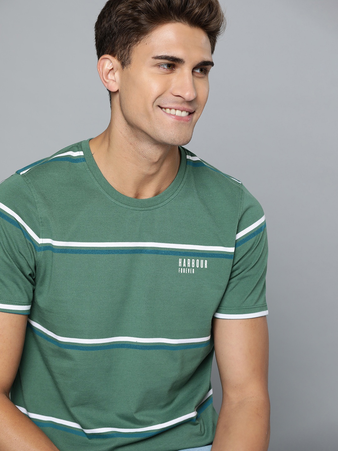 

Mast & Harbour Men Green & White Striped T-shirt