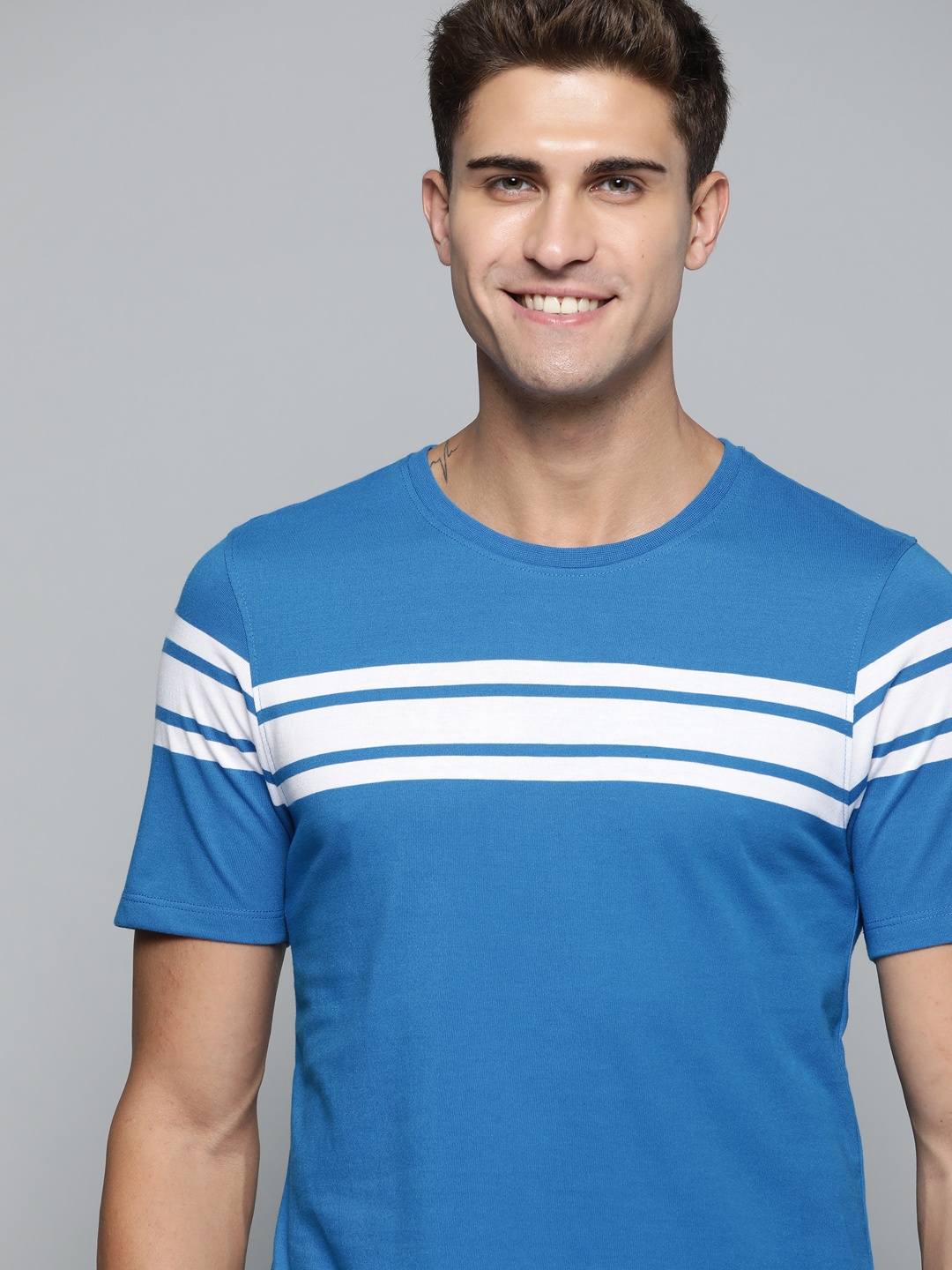 

Mast & Harbour Men Blue & White Striped T-shirt