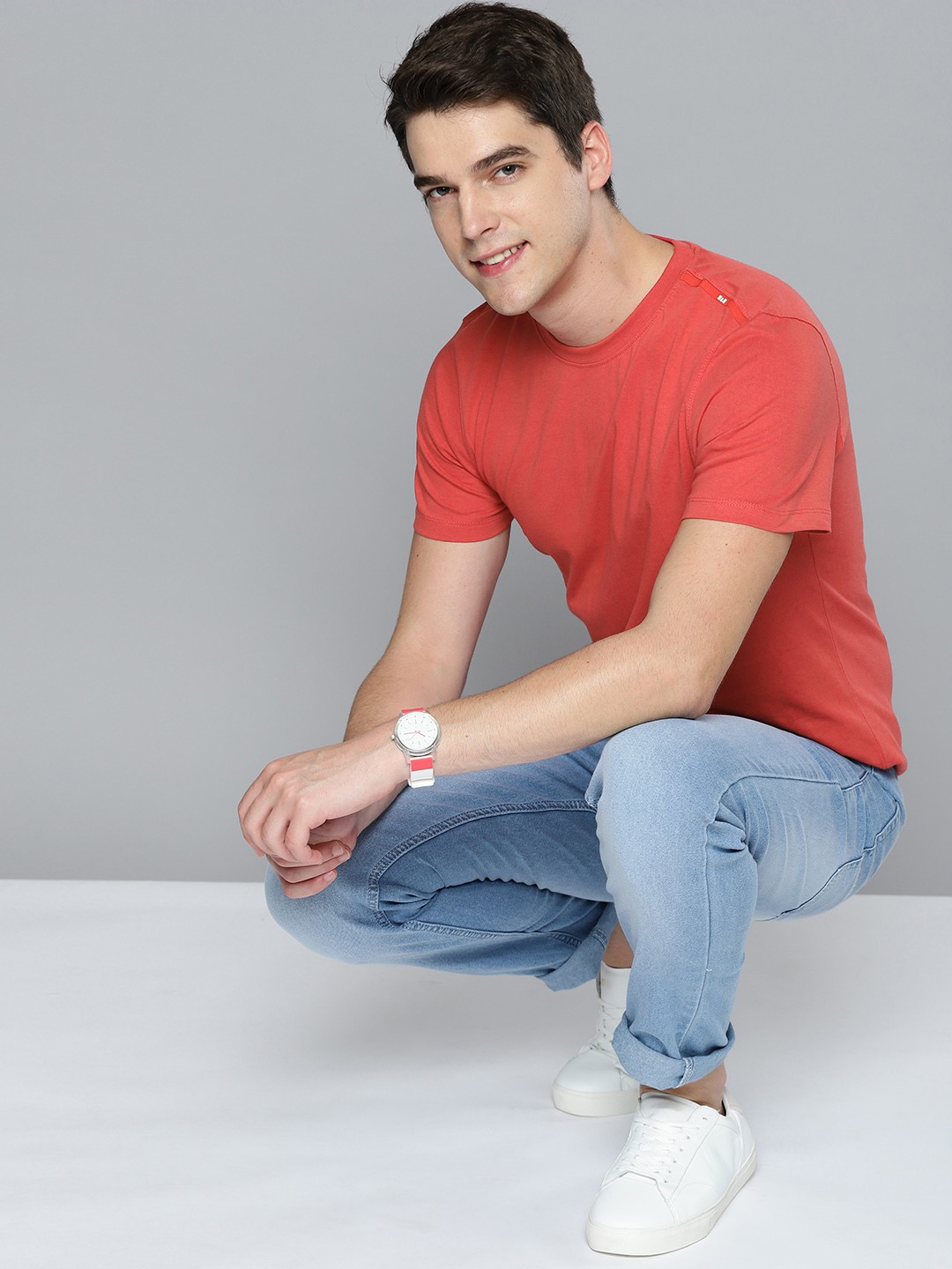 

Mast & Harbour Men Red Solid Pure Cotton T-shirt