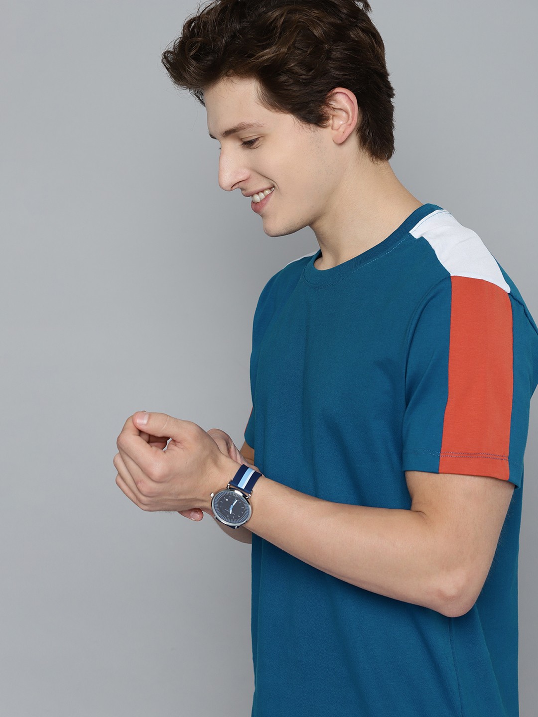 

Mast & Harbour Men Blue & White Pure Cotton T-shirt