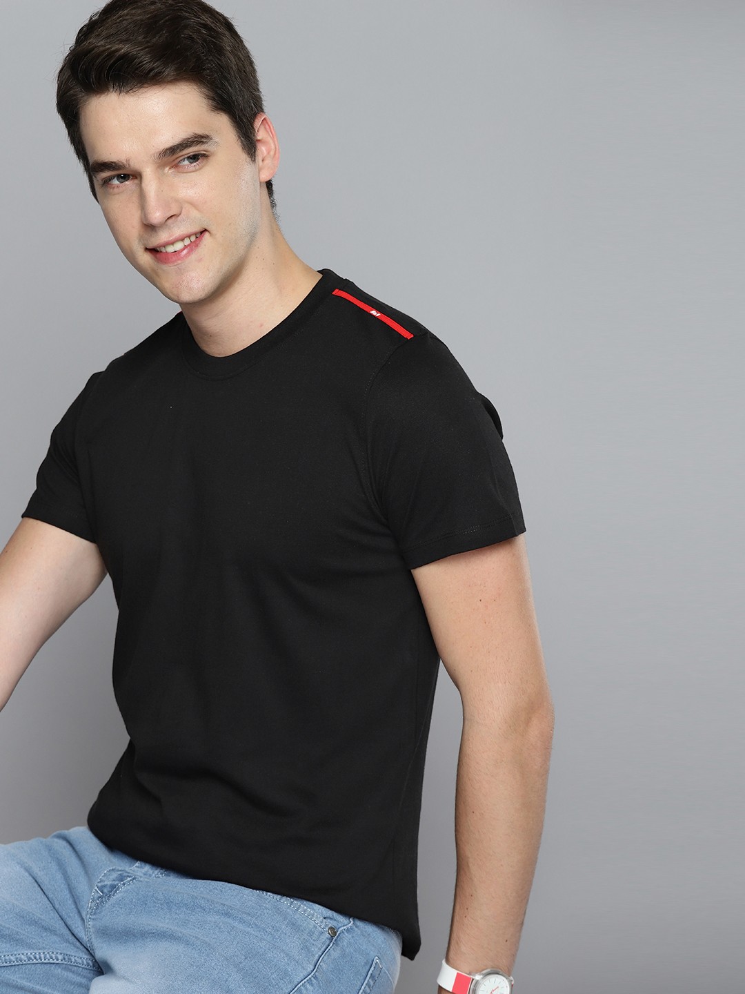 

Mast & Harbour Men Black Solid Pure Cotton T-shirt